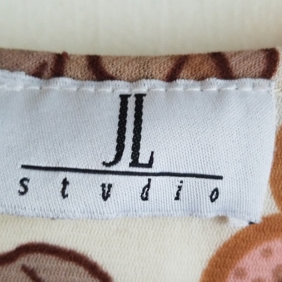 JL Studio - Picture 4 of 4